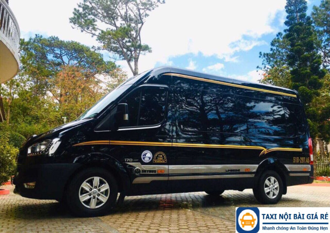 Thuê Xe Limousine đi Sân Bay Nội Bài