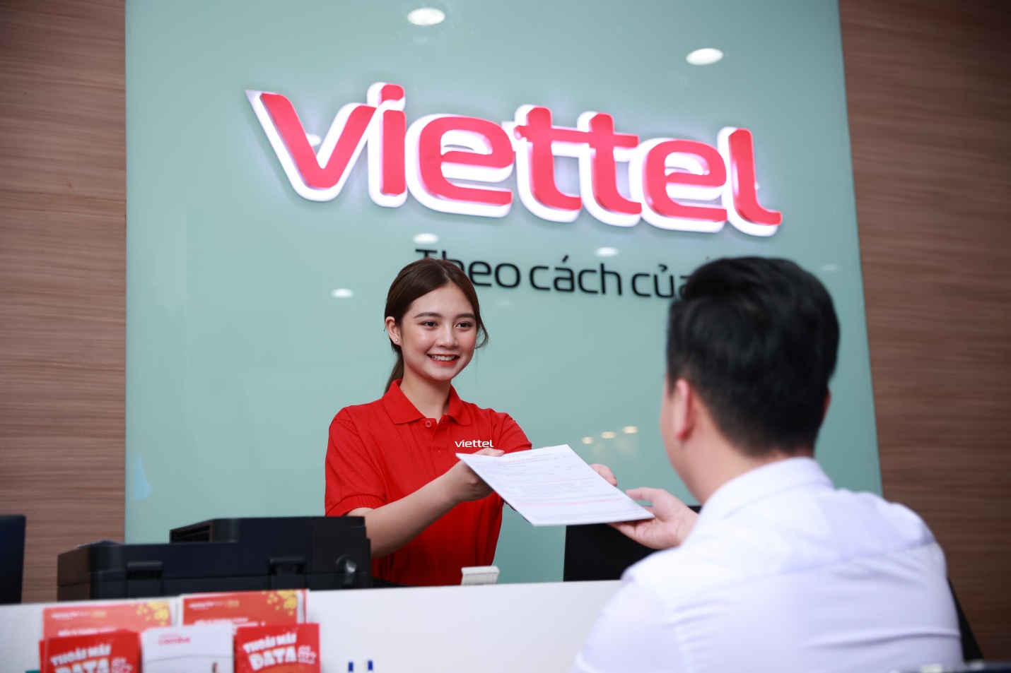  Quầy bán Sim Điện Thoại tại Sân Bay Nội Bài